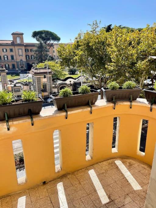 Cozy Apartment Gianicolense 3Bdr Roma Exterior foto